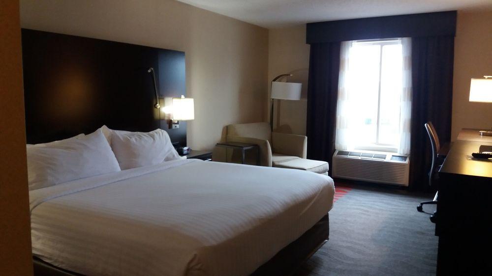 Holiday Inn Express Hotel & Suites Waterford By Ihg Bagian luar foto