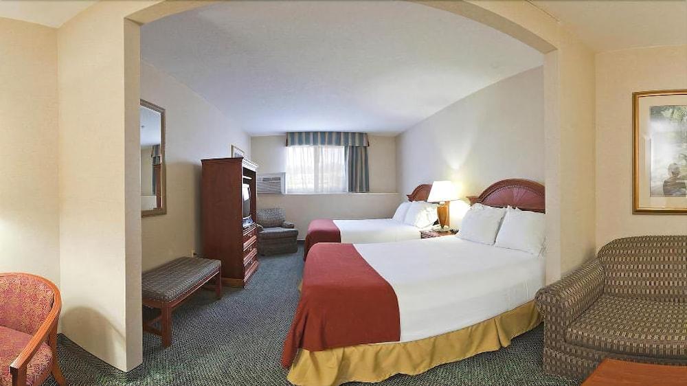 Holiday Inn Express Hotel & Suites Waterford By Ihg Bagian luar foto
