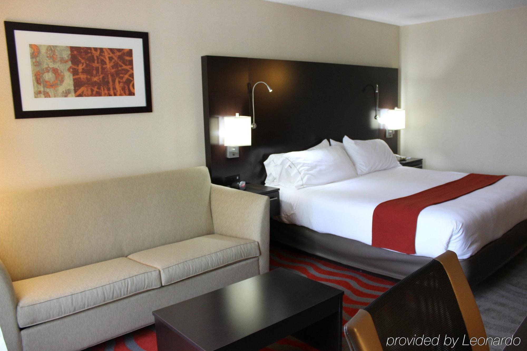 Holiday Inn Express Hotel & Suites Waterford By Ihg Bagian luar foto