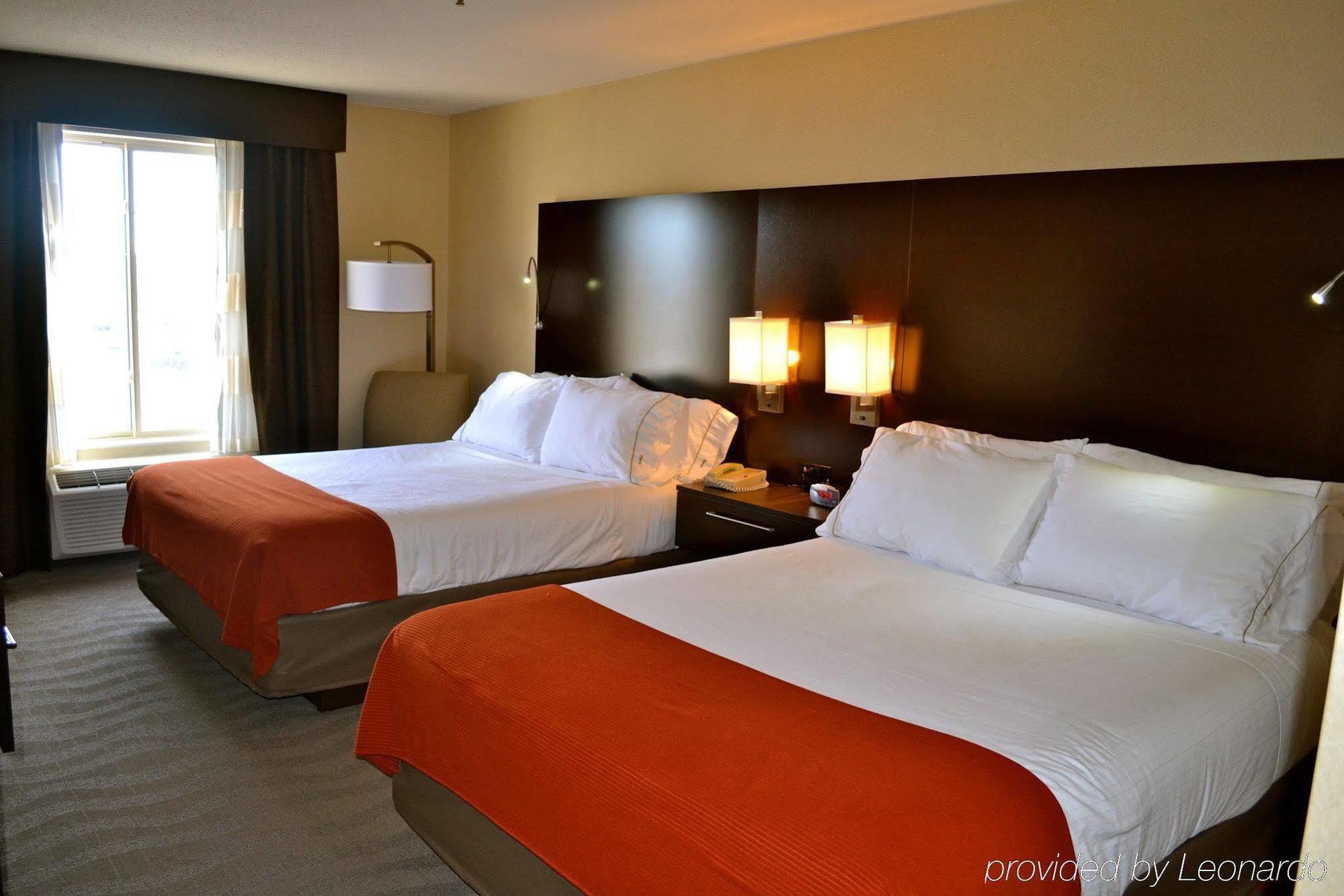 Holiday Inn Express Hotel & Suites Waterford By Ihg Bagian luar foto